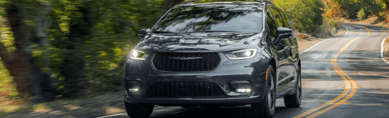 2026 Chrysler Pacifica vs Kia Carnival Near Detroit